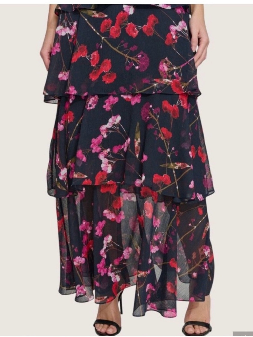 Tommy Hilfiger Women
Size 16 NEW Floral Halter Maxi Dress Navy Chiffon NWT - Picture 4 of 5